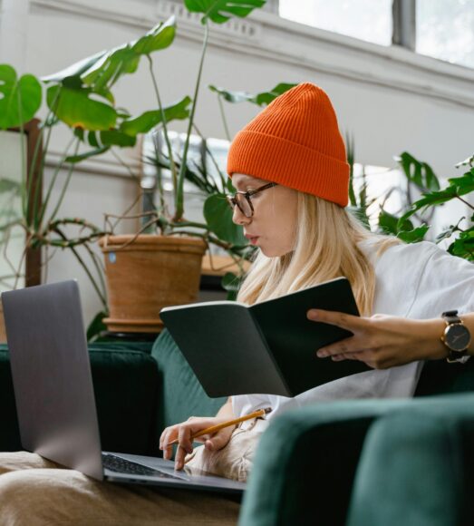 Projekt_B_Forschung_pexels-mart-production-7679801