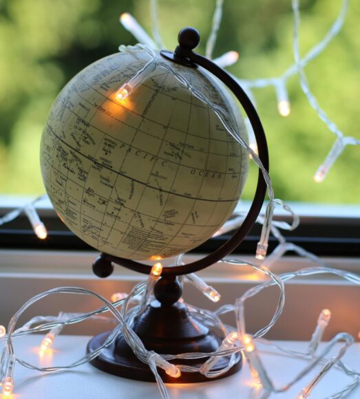 Über_welt_pexels-dzeninalukac-1366700